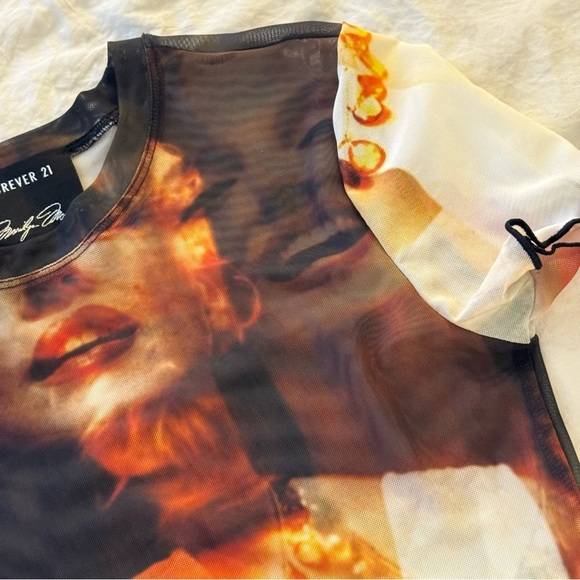 Forever 21 Marilyn Monroe Sheer Graphic Tee | size M | brand new - Picture 6 of 10